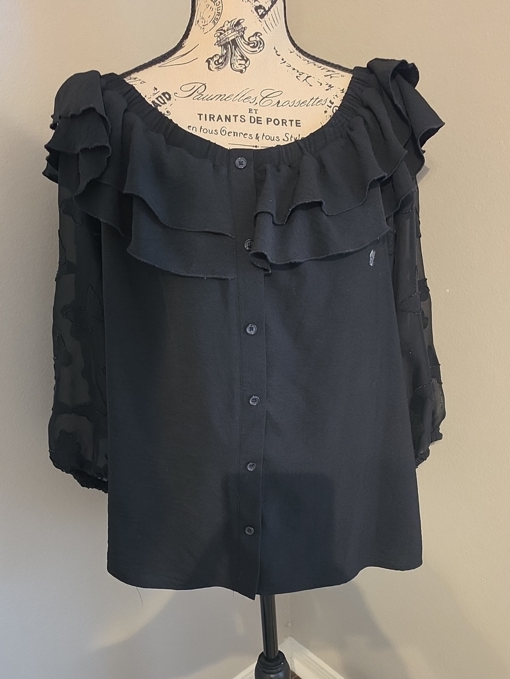 Women’s CatosBlack Ruffle Off-Shoulder Button Front Top Size XL